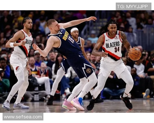 2009年NBA季后赛掘金与黄蜂第四场激战回顾与精彩瞬间分析